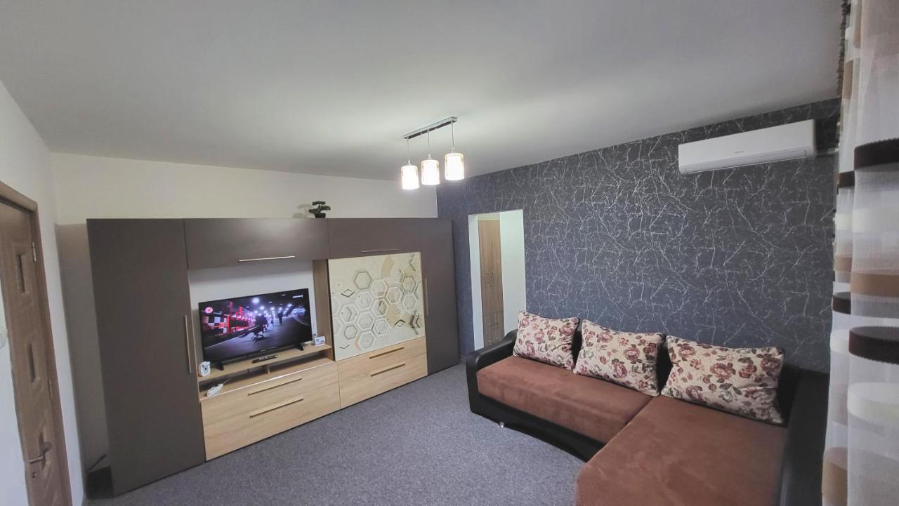 Apartament Navi Onesti Eksteriør billede