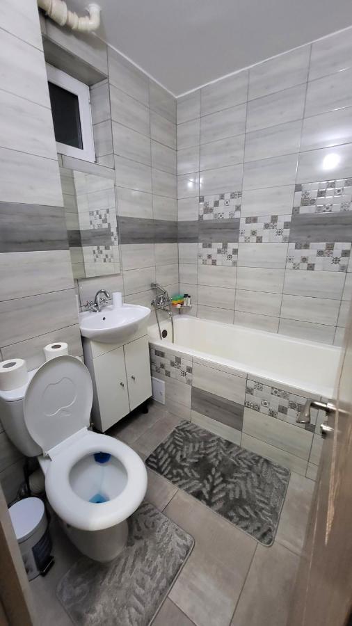Apartament Navi Onesti Eksteriør billede